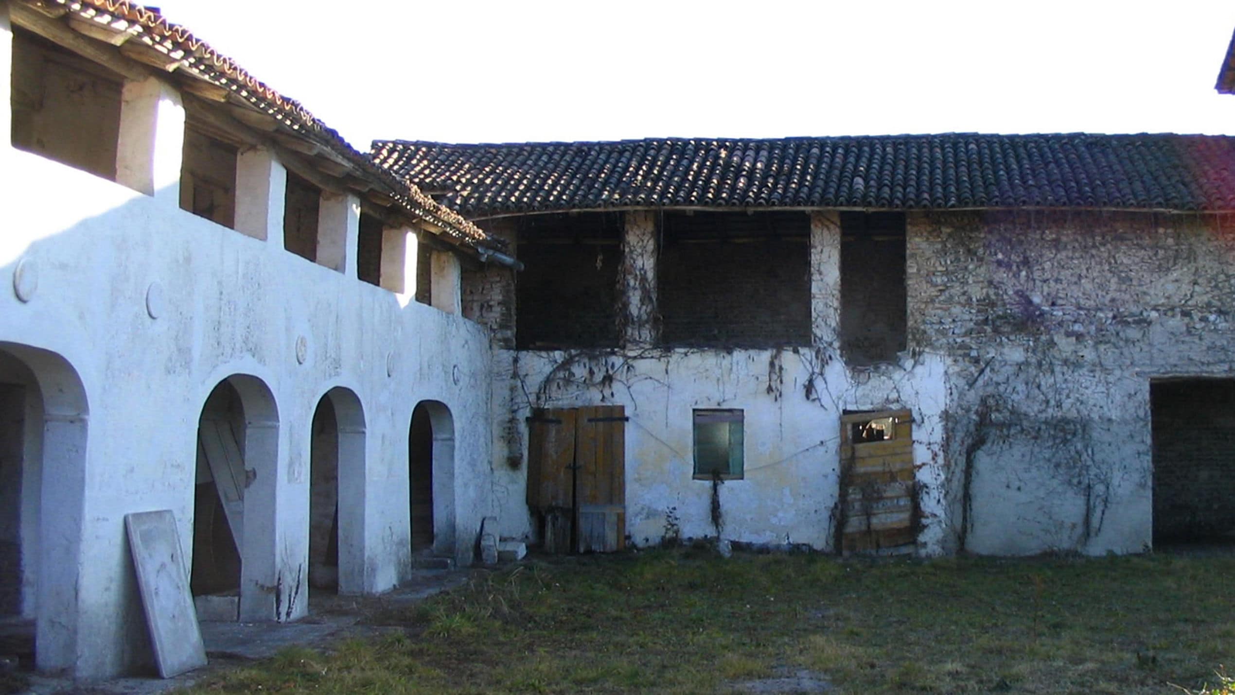 villa di campagna prima della ristrutturazione
